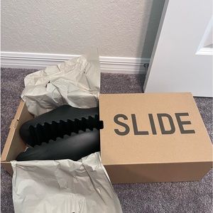Yeezy slides Onyx
